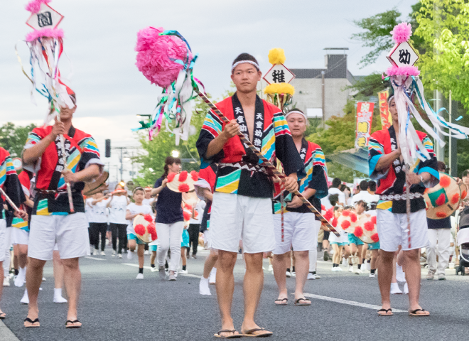 おやじの会：運動会にて、花笠踊りの纏を担当